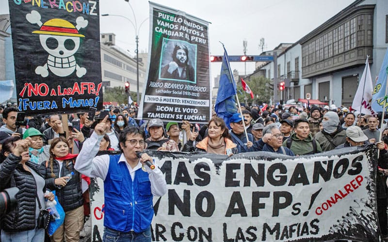 Περού: H Μπολουάρτε έπεσε αλλά οι δρόμοι δεν ησυχάζουν