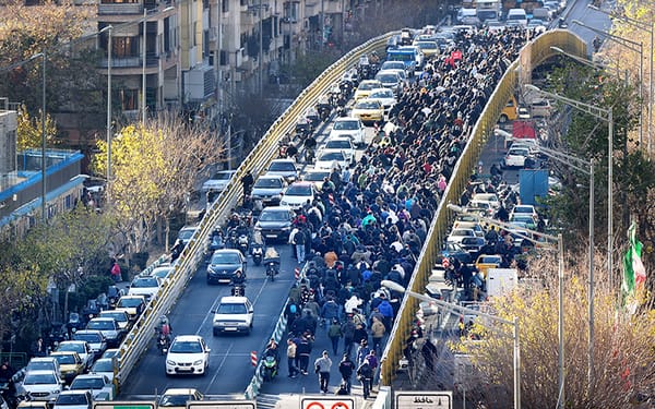 Ιράν - Στο πλευρό των εξεγερμένων Ενάντια στις βόμβες Τραμπ και Ισραήλ